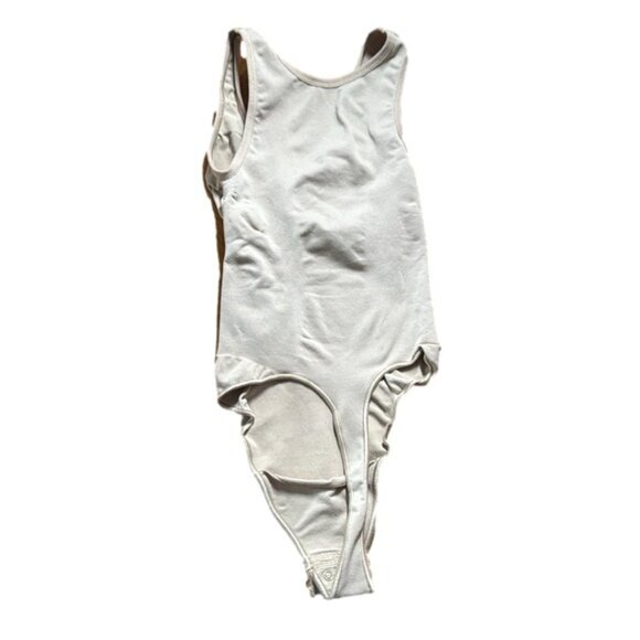 SKIMS Sculpting Thong Bodysuit Clay Beige S (US 4-6) NWOT MSRP $70 - Picture 2 of 7